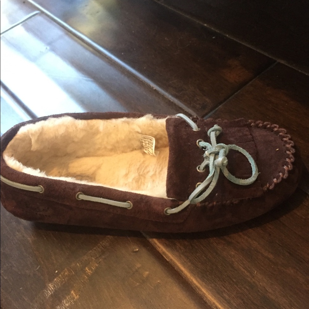 UGG slippers size 6